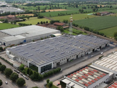 sede della VETRODOMUS s.p.a. piÃ¹ di 12000 mq coperti
