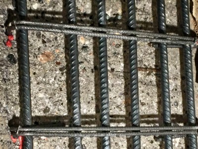 aumento della sezione resistente dei pilastri, ancoraggio barre in acciaio